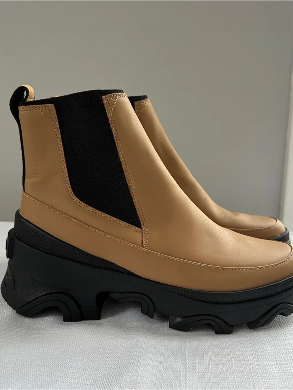 SOREL Brex Platform Chelsea Boot Women’s 9.5‎ US Tawny Buff Tan Waterproof Rain